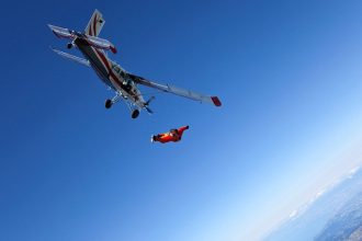 Midair parachute collision leads to tragedy for experienced skydiver