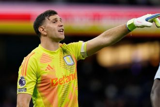 Manchester United report: Emi Martinez gives green light for move