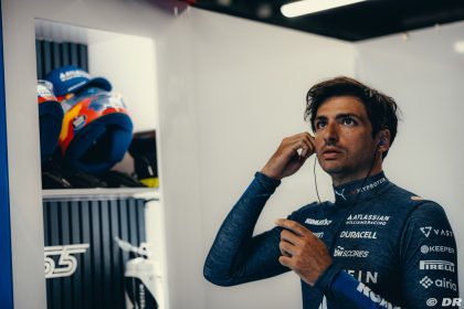 Sainz : L’adaptation de Hamilton chez Ferrari pourrait prendre cinq à six mois