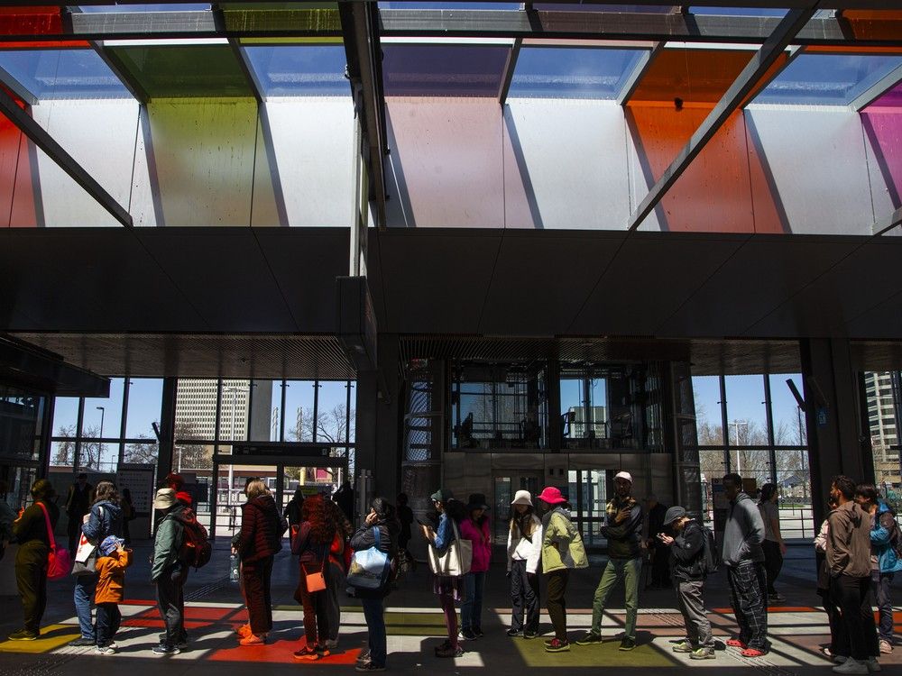 OC Transpo explores ‘creative’ ways to expand non-fare revenue