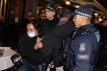 Antisemitic attackers violently target synagogue, Israeli restaurant in Australia