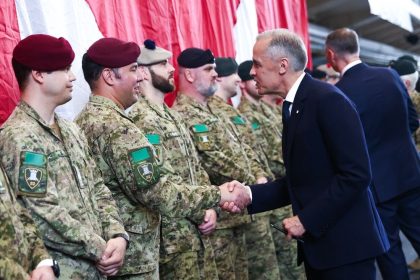 Raises, retention bonuses promised for Canadian Forces personnel