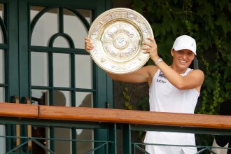 Iga Świątek’s Habit of Stealing Wimbledon Towels Results in 1 Move From the Tournament After She Wins the Title
