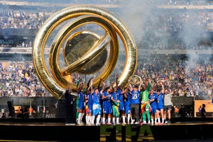 Chelsea once again consider move for Man United star