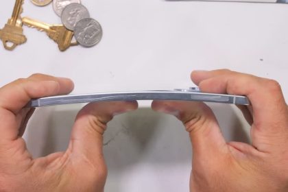 Can the Samsung Galaxy S25 Edge survive JerryRigEverything’s bend test?