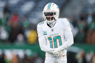 ‘People Gotta Respect Him’ — Dolphins RB Jaylen Wright Defends WR Tyreek Hill After Legendary WR Randy Moss’s Brutal Diss