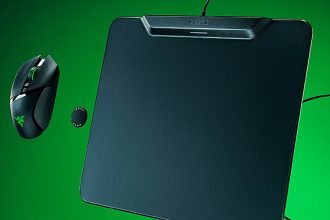 Razer’s new mousepad wirelessly charges mice with a Logitech-style puck