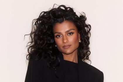 Simone Ashley Joins Meryl Streep, Anne Hathaway & Emily Blunt in “Devil Wears Prada 2”