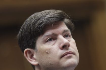 FCC Republican resigns, leaving agency with just two commissioners