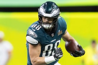 Dallas Goedert’s salary cap hit in 2026 is a looming threat to Eagles’ Super Bowl window