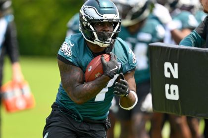 Eagles waive two players to make room for new roster additions