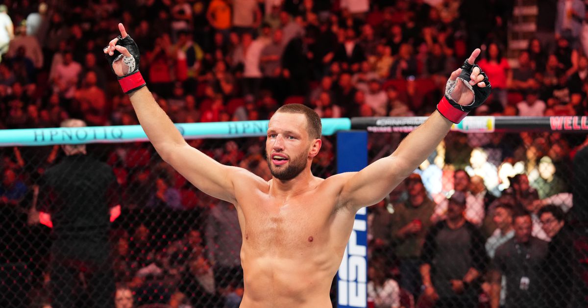 Reinier de Ridder plans to stay ready after UFC Abu Dhabi just in case Khamzat Chimaev ‘pulls out last minute’