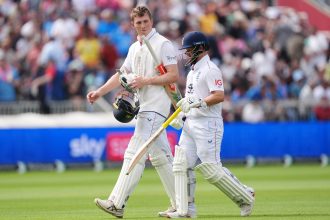 Duckett, Crawley flatten India on day headlined by Pant’s bravery