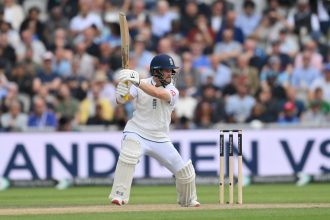 Duckett, Crawley turn up the heat on India after Stokes five-for