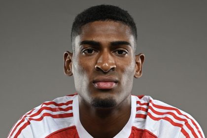 Mosquera signs, Rice talks