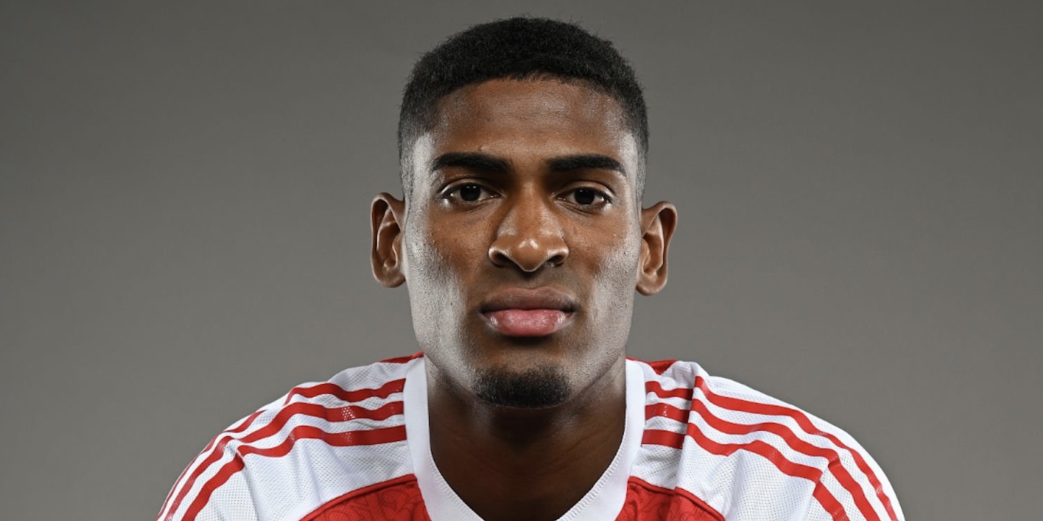 Mosquera signs, Rice talks
