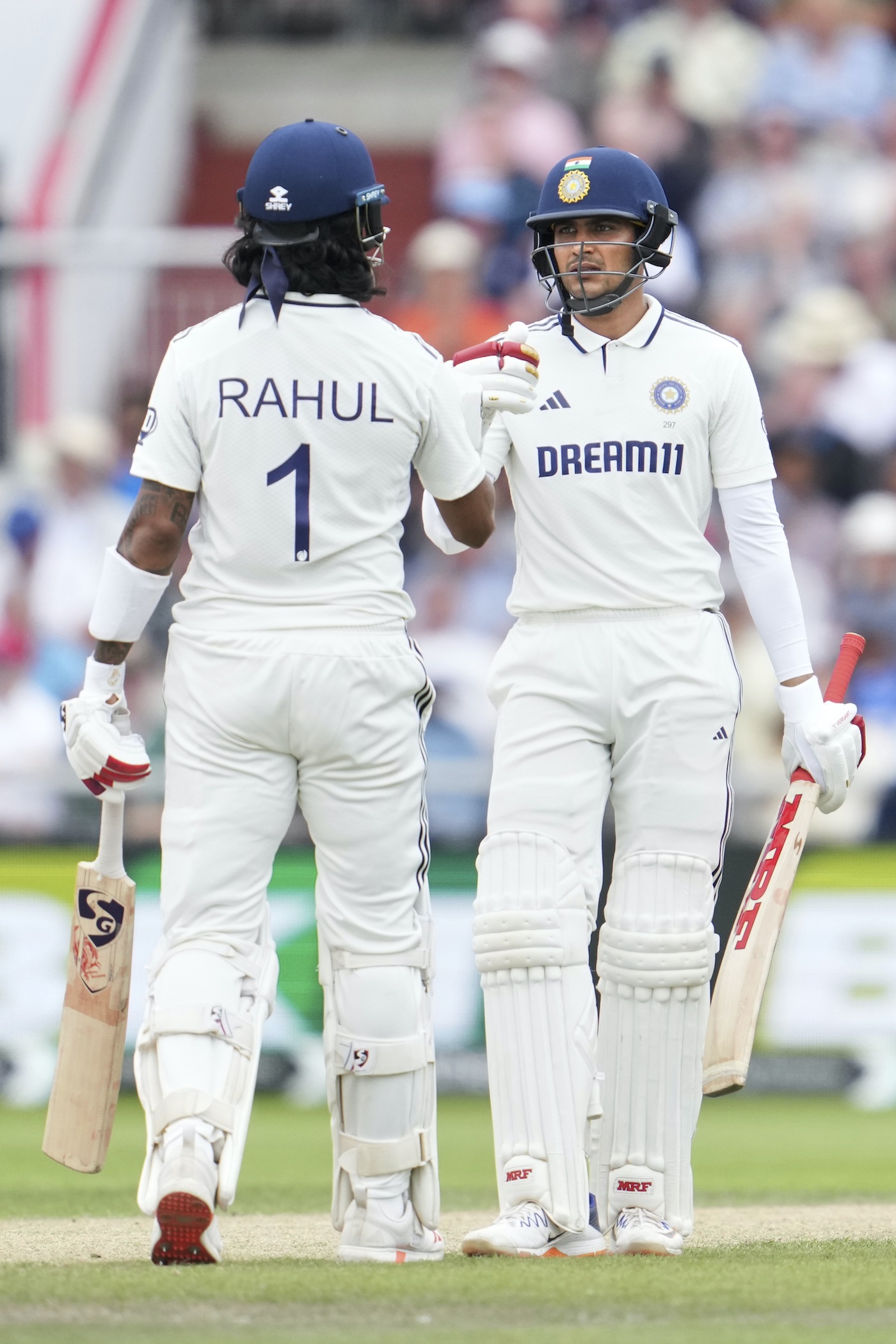 GIll, Rahul keep India alive and kicking through wicketless session