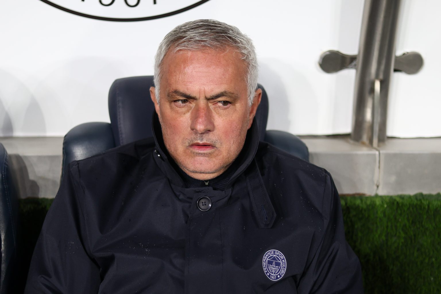Report: Mourinho offers a Fenerbahce star in exchange for Douglas Luiz