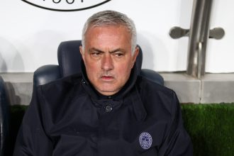 Report: Mourinho offers a Fenerbahce star in exchange for Douglas Luiz