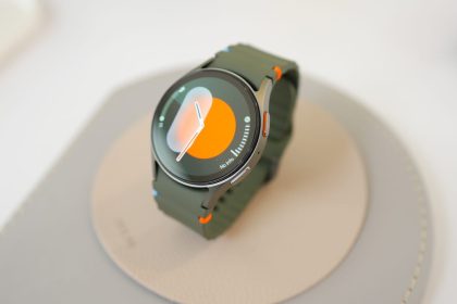 Buy a Samsung Galaxy Watch 7 on sale and get a free SmartTag2 Bluetooth tracker