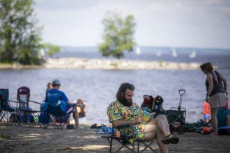 ‘Dangerously hot’ weather continues in Ottawa, relief still days away