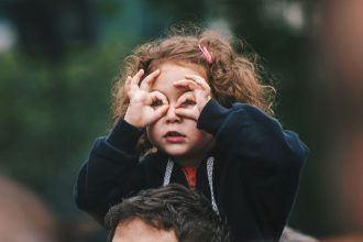 7 Things Kids Secretly Learn From Watching Group-Ups