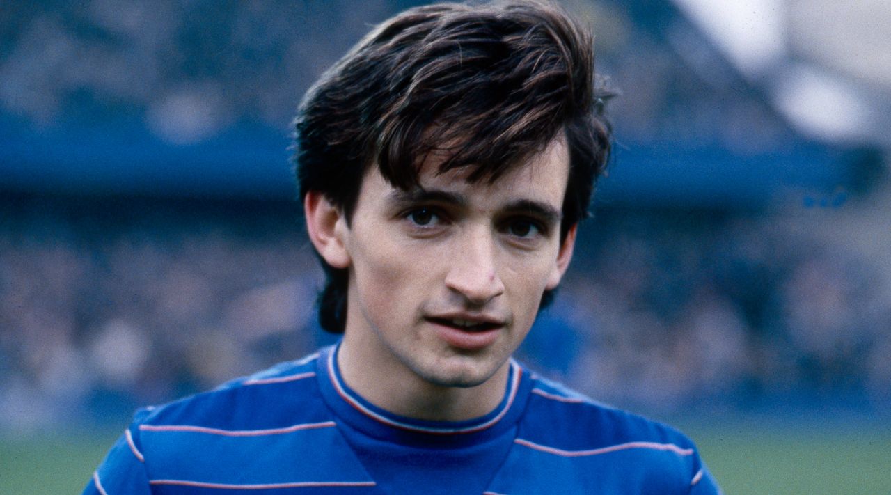 ‘They tried to take the rip at Chelsea but I’d give it back. Perfect example: my nickname quickly became Weirdo. I just said to them, “I’m normal, you’re a bunch of weirdos”’ Pat Nevin on how his love for culture went down in the dressing ro