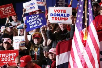 Washington Post’s effort to court conservatives could drive away its liberal readers, ex-fact checker warns