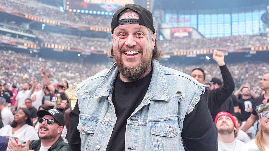 Country star Jelly Roll confirms he’s dropped 200 pounds and eyes another 50 more