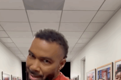 Omari Hardwick Made the Spirit Tunnel His Stage in Head-to-Toe Red
