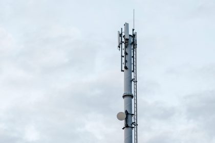 Android 16 can warn you if a stingray device is spying on you