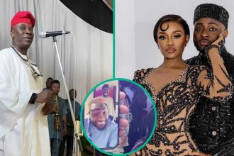 Watch video as KWAM 1 serenades Davido and Chioma at aevent, OBO watches via phone, video draws reactions