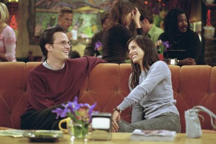 How to Overcome Commitment Issues, According to Couples Therapists