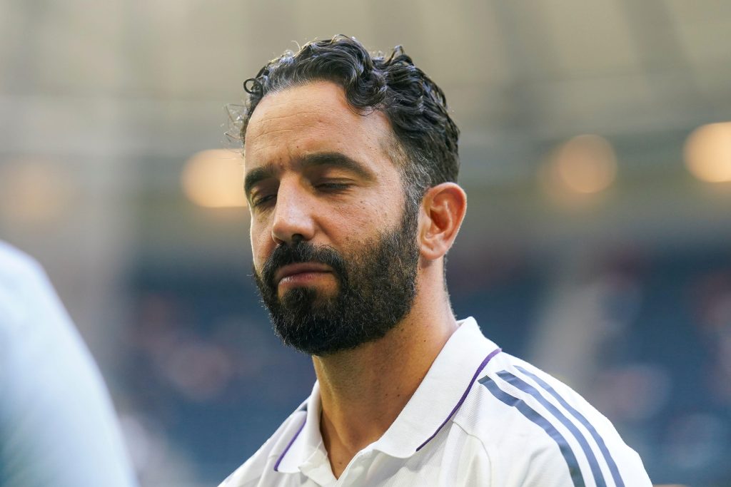 Man United leading race for £100 million midfielder