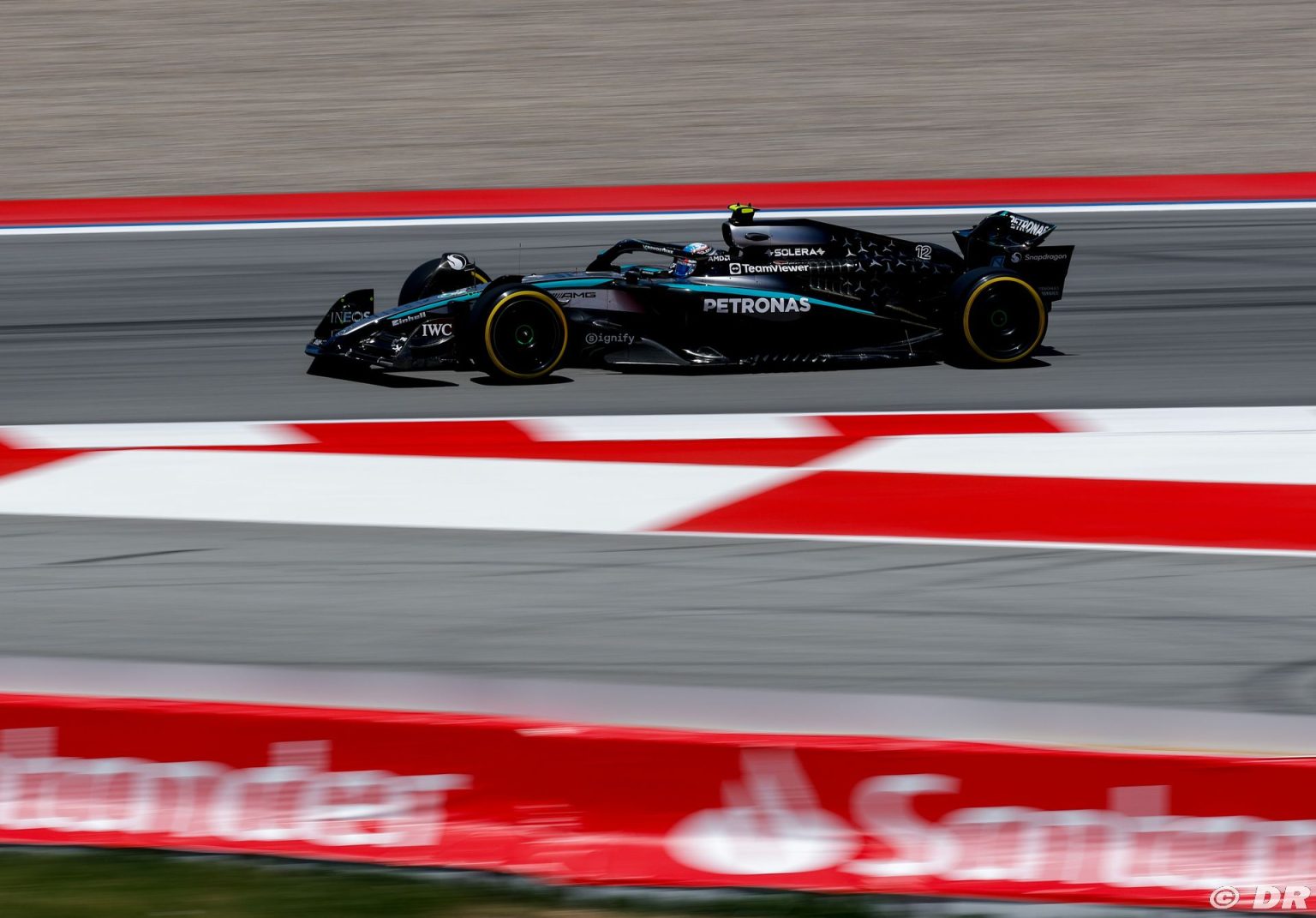 Villeneuve doute que Mercedes F1 ait un avantage moteur en 2026
