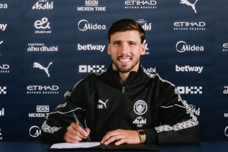 Ruben Dias signs a contract extension with Manchester City