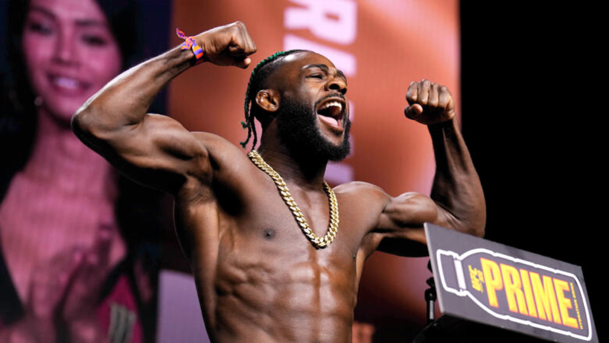 Aljamain Sterling scores one-sided decision over Brian Ortega at UFC Shanghai
