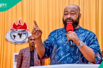 Nigerian Governor Fires Shots at Critics Over Borrowing, video emerges