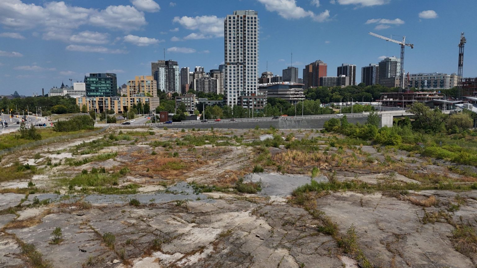 Mayor willing to work with province as Ottawa misses target for housing funds