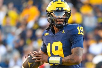 Boom or bust: New college football quarterbacks make their Week 1 cases