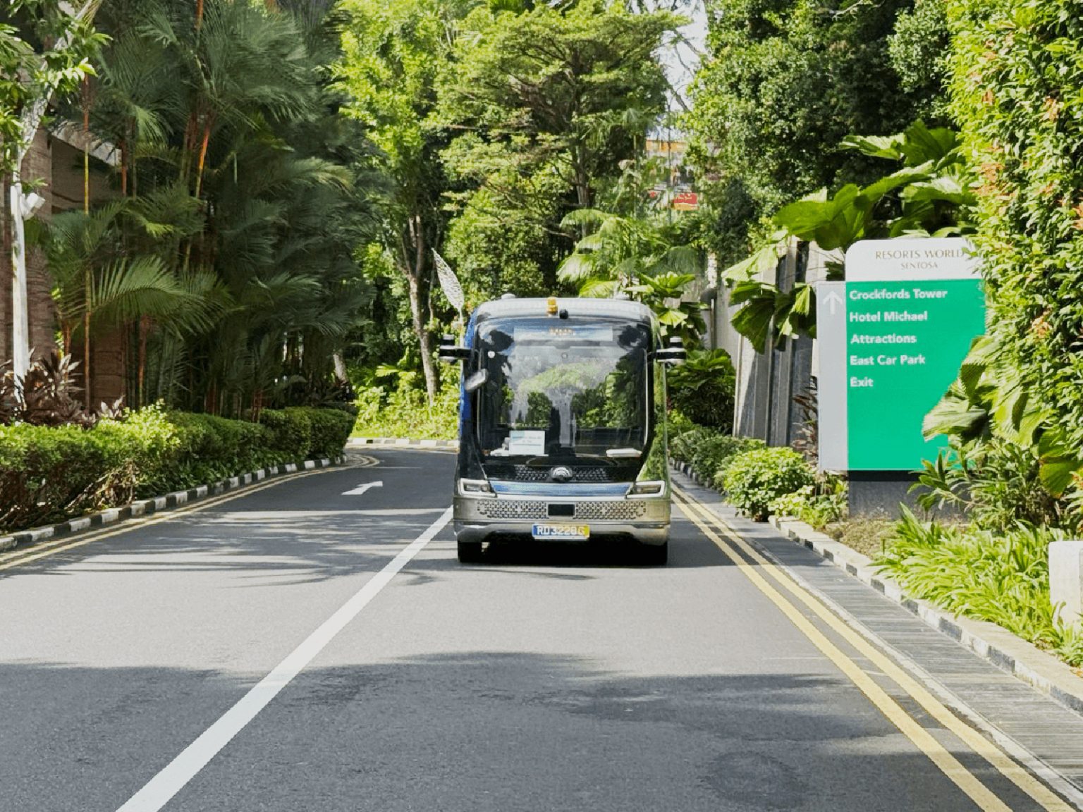 WeRide’s fully driverless bus is now operating in Singapore