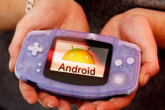 Italian YouTuber Faces Jail Time for Showing Android Handhelds With Emulated Games