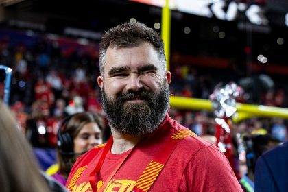 Taylor Swift pointed out hilarious non-alcoholic beer slip-up during football game viewing, Jason Kelce says