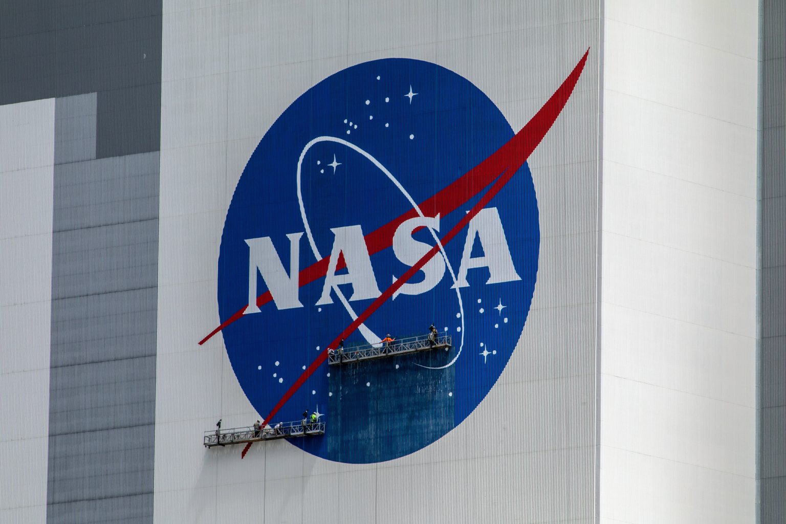 NASA Goddard Center Director quits as agency staffers issue dissent letter