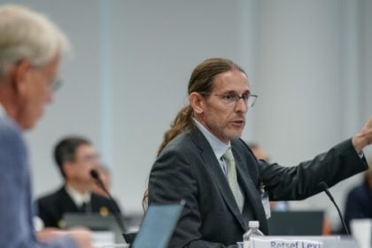 Bonkers CDC vaccine meeting ends with vote to keep COVID shot access