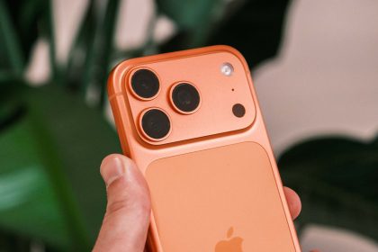 The iPhone 17 Pro demo units already have a scratch problem