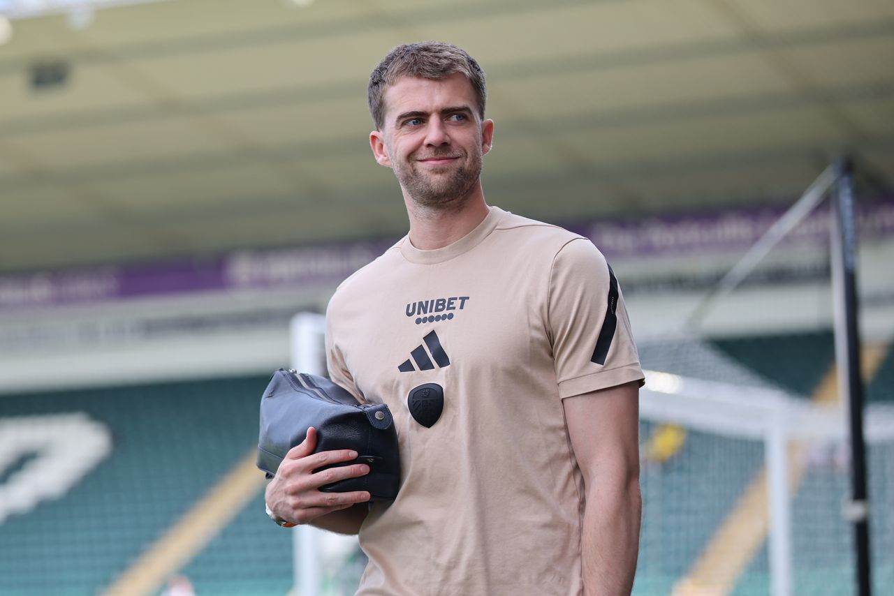 Leeds United promotion hero Patrick Bamford joins club with previous striker controversy: report