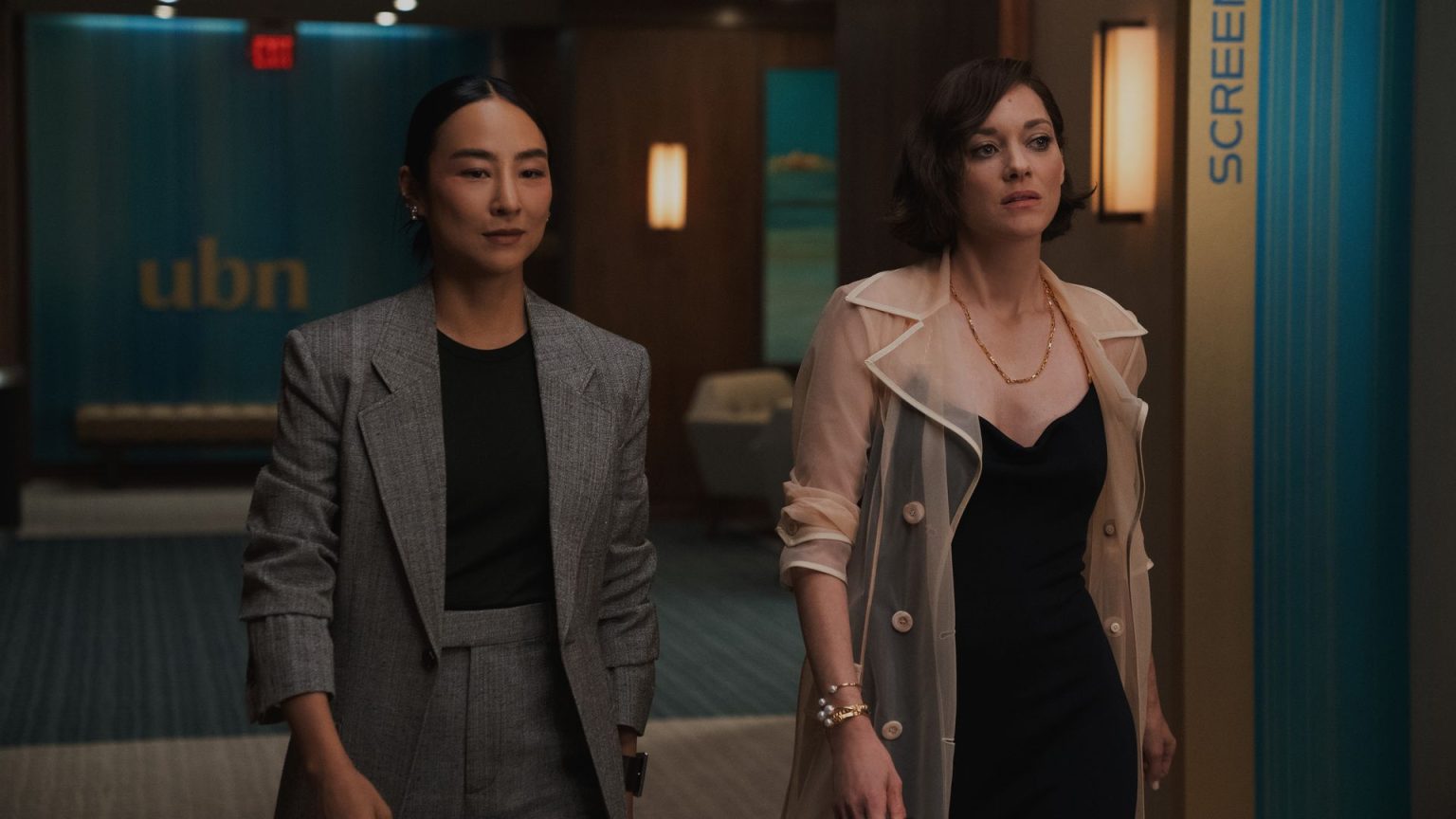 Viewers jaws ‘on the floor’ after hit drama returns with ‘truly incredible’ 1st episode