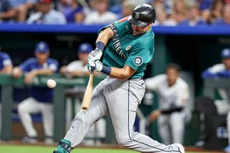 Mariners’ Cal Raleigh breaks Yankees legend Mickey Mantle’s switch-hitter home run record with historic blast