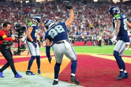 Follow live: Murray connects with Harrison for TD as Cardinals close gap